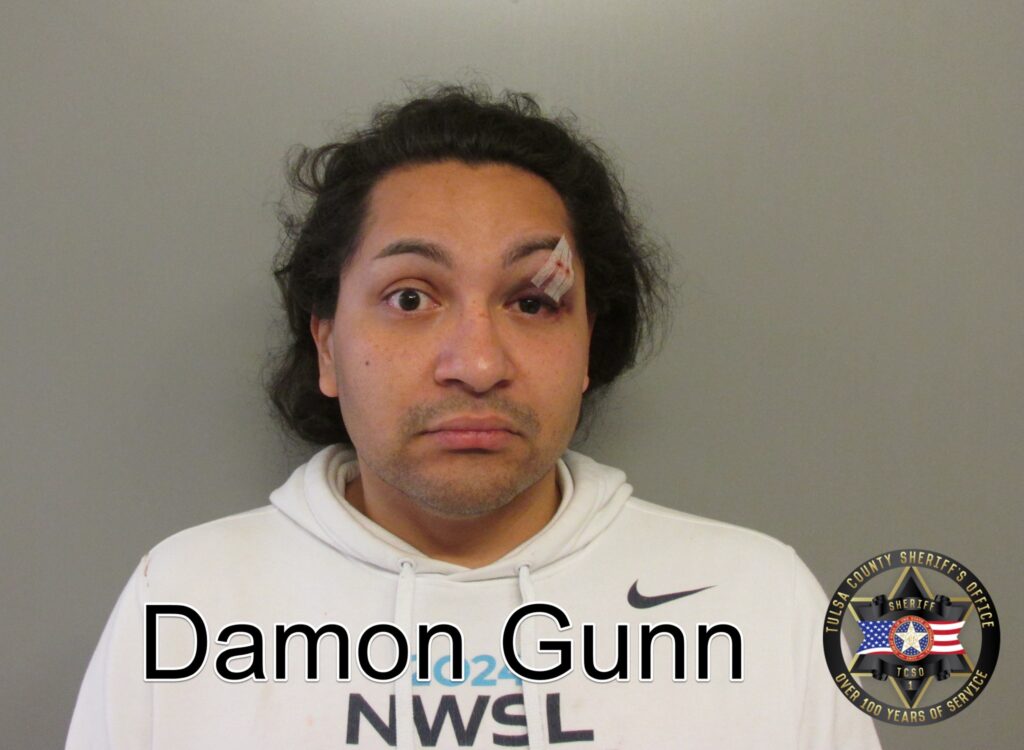 Damon Gunn, fue detenido, esto es un arresto, no una codena